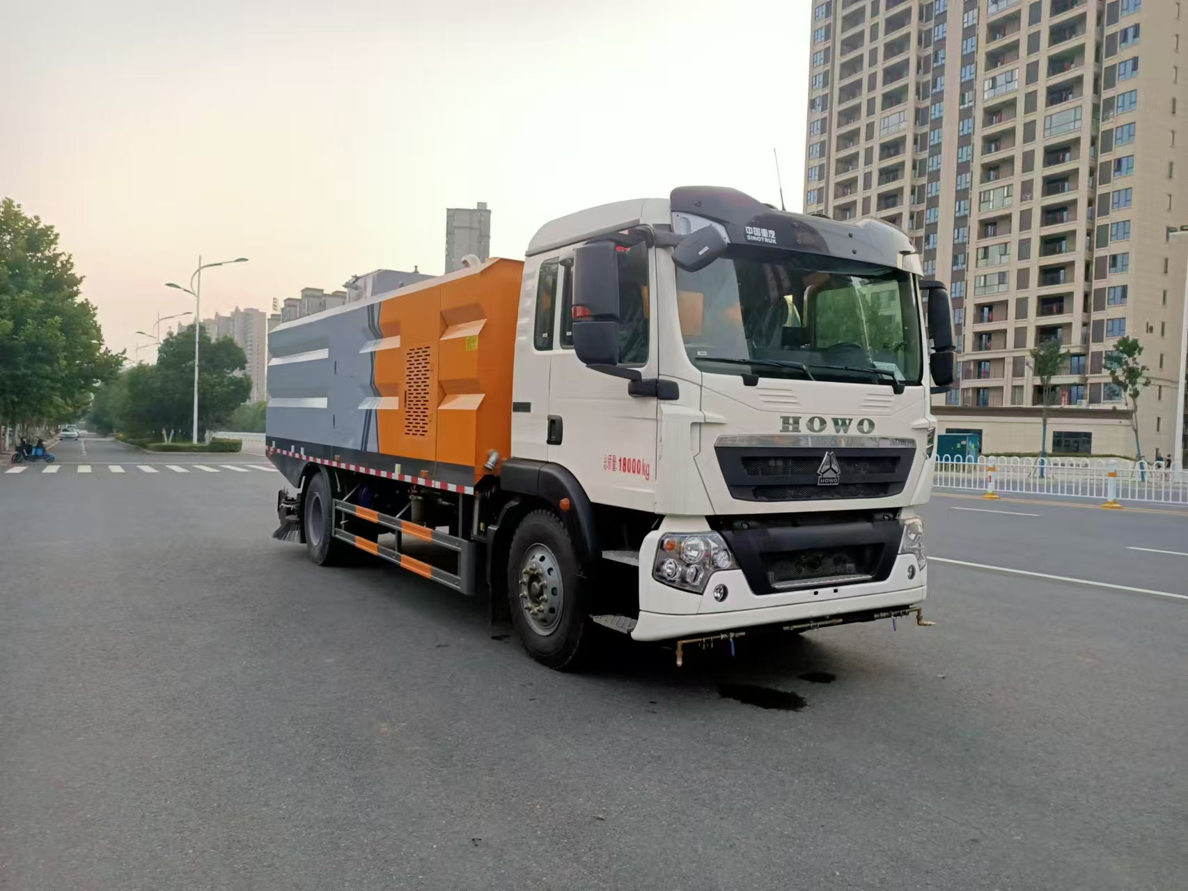 华威驰乐牌SGZ5189TWQZZ6T5型道路污染清除车