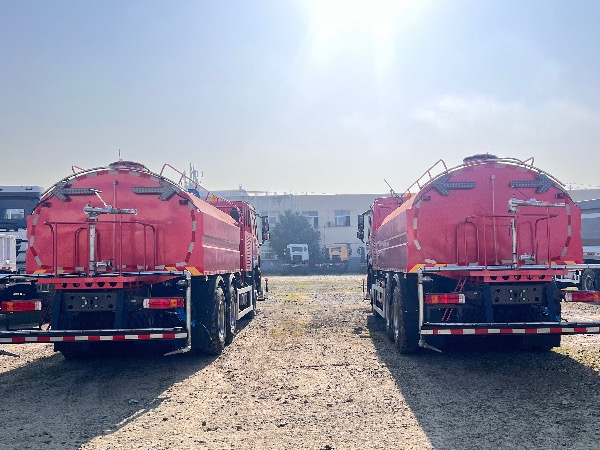 中国重汽HOWO豪沃出口型路面清洗车|高压清洗车|道路养护作业车