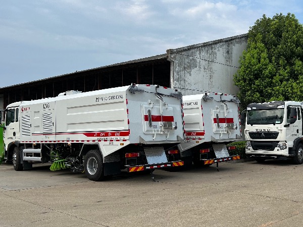 华威驰乐牌SGZ5189TXSZZ6T5L洗扫车|中国重汽豪沃HOWO天然气LNG洗扫车