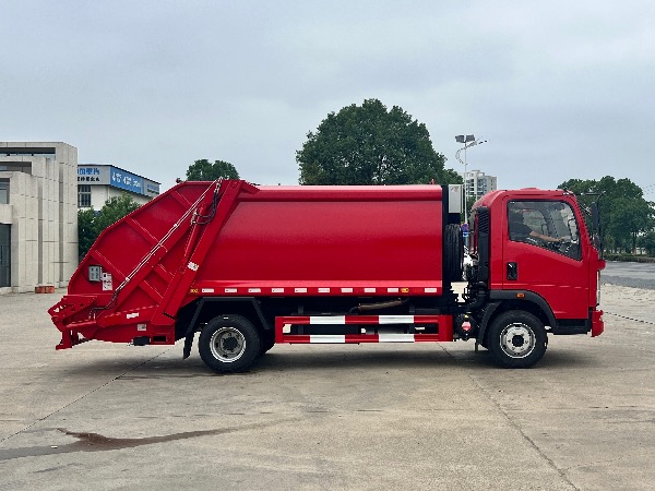 中国重汽HOWO豪沃8立方压缩式垃圾车【海外版】｜后装式压缩垃圾车｜垃圾压缩车｜垃圾收集压缩转运车｜垃圾转运车