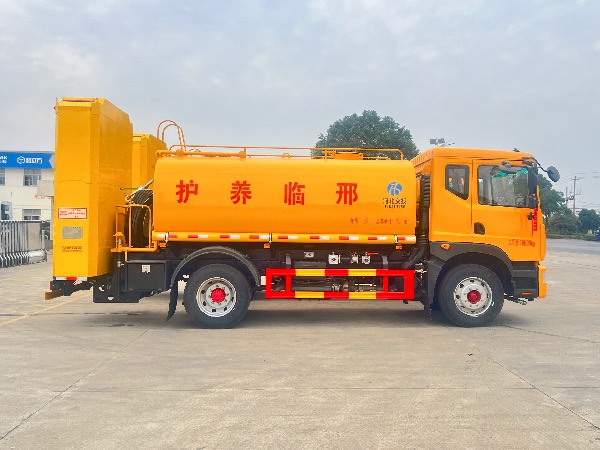 东风多利卡D9高速公路路面养护车【配100K防撞缓冲包】｜华威驰乐牌SGZ5180GPSEQ6绿化喷洒车绿化喷洒车｜防撞缓冲车