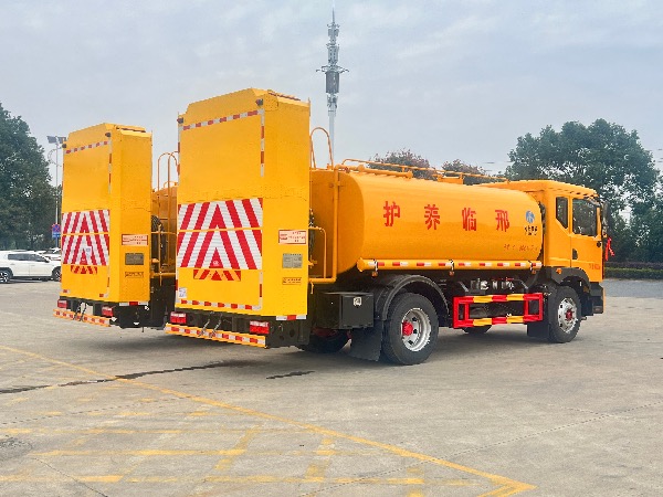 东风多利卡D9高速公路路面养护车【配100K防撞缓冲包】｜华威驰乐牌SGZ5180GPSEQ6绿化喷洒车绿化喷洒车｜防撞缓冲车
