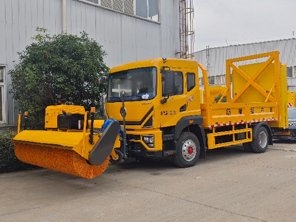 高速公路防撞缓冲车｜防撞车｜高速公路养护车｜除雪车｜扫雪车｜融雪剂撒布车