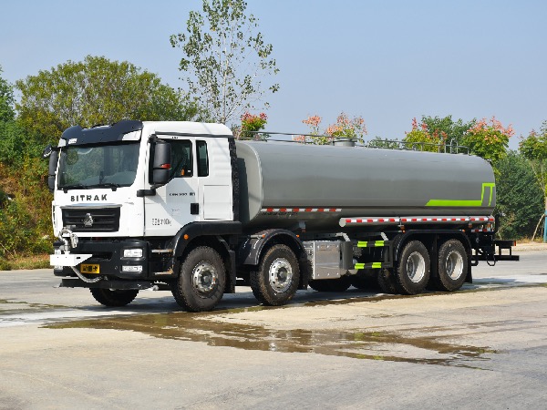 中国重汽-汕德卡8x4洒水车｜湖北华威SGZ5310GPSZZ5C6绿化喷洒车绿化喷洒车｜25吨供液车｜环卫作业洒水车｜雾炮车｜多功能抑尘车