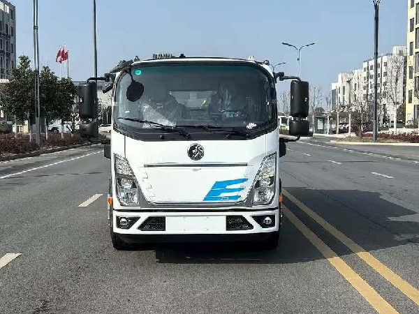 中国重汽成都王牌6-7立方新能源压缩式垃圾车|中国重汽CFC5124ZYSCDWBEV纯电动EV压缩垃圾车